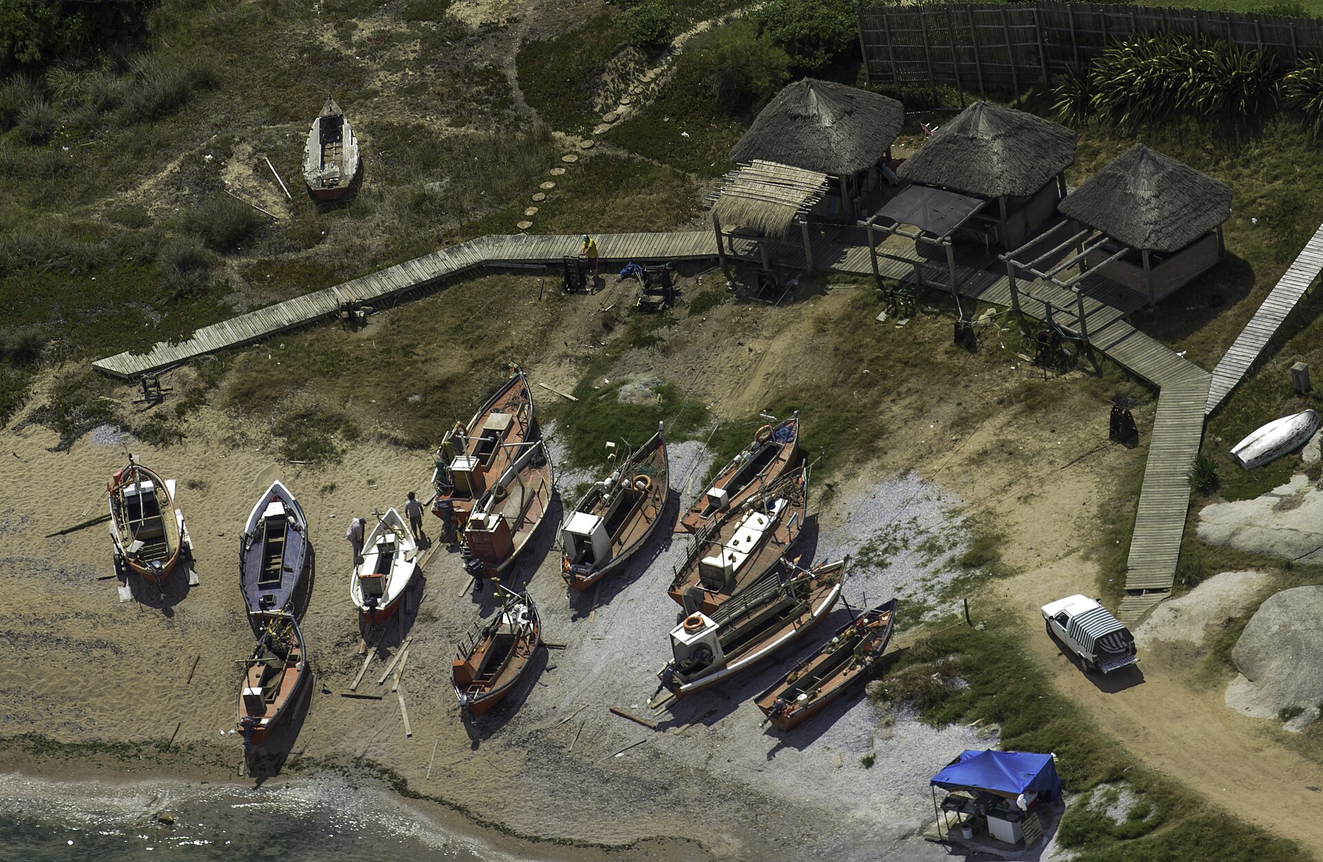 Barcas de pescadores en la playa de José Ignacio, Uruguay