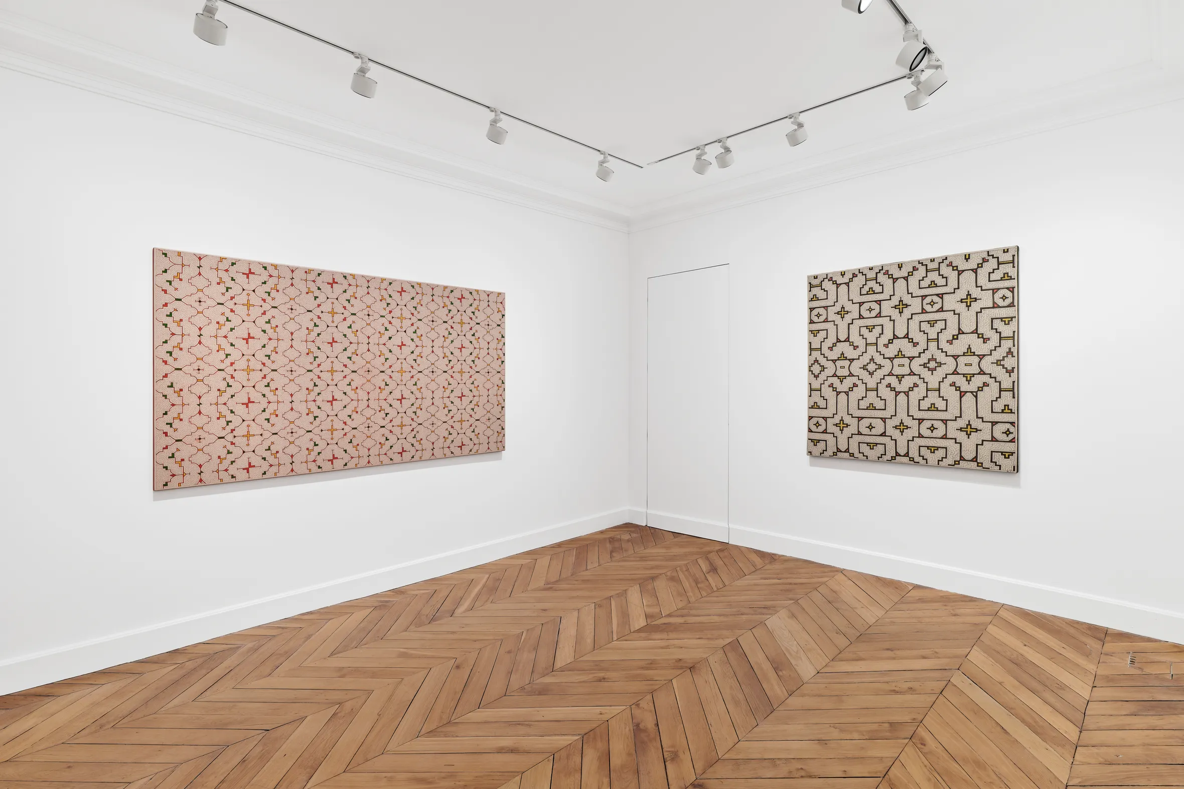 Obras de kené de Sara Flores en la galería White Cube de París