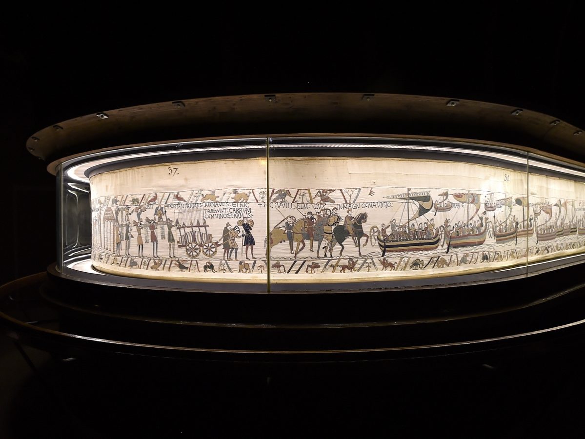 Portada de El Tapiz de Bayeux desborda al British Museum: colas de dos horas y entradas agotadas hasta fin de año