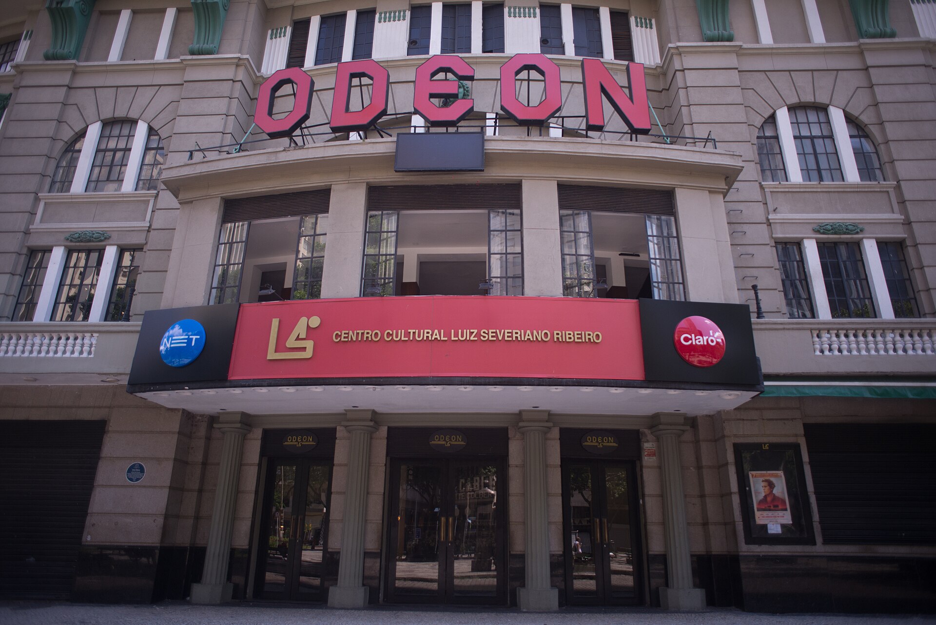 Fachada del Cine Odeon en Cinelândia, Río de Janeiro